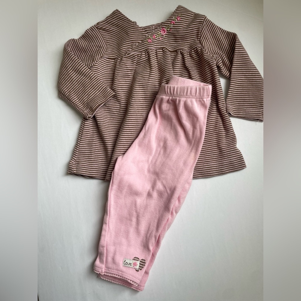 2 piece Carter’s baby girl outfit - 6 months